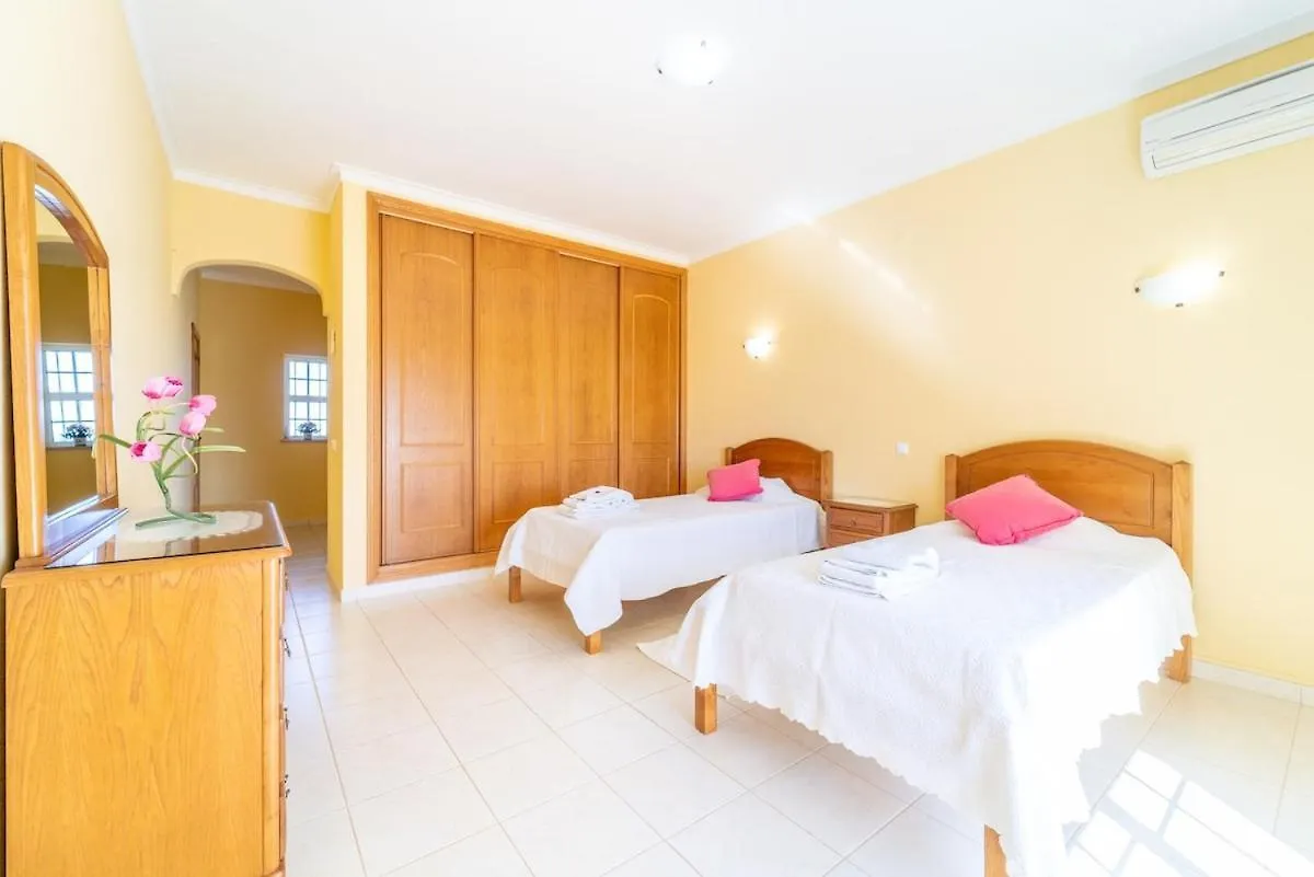 Villa Filomena Golf Paradise Guia