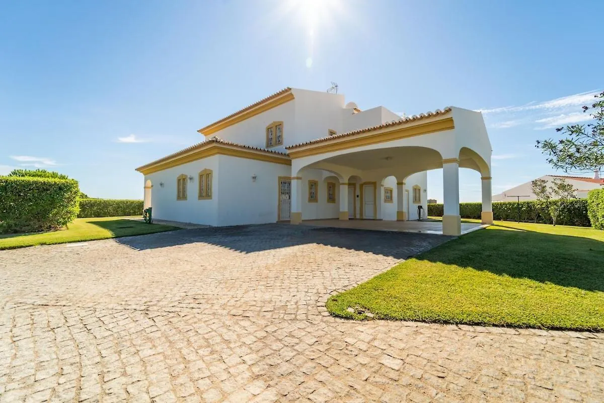 Filomena Golf Paradise Guia  Villa